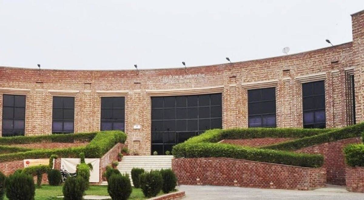 JNU Issues a Road Safety Advisory to Reduce Road Accidents on Campus